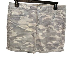 Democracy Gray/White Camouflage Shorts